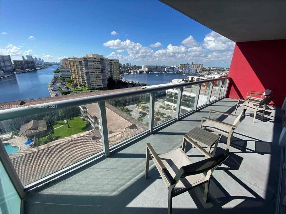 2Bd 2Ba Condo @Beachwalk Resort W/Pool Hallandale Beach Dış mekan fotoğraf