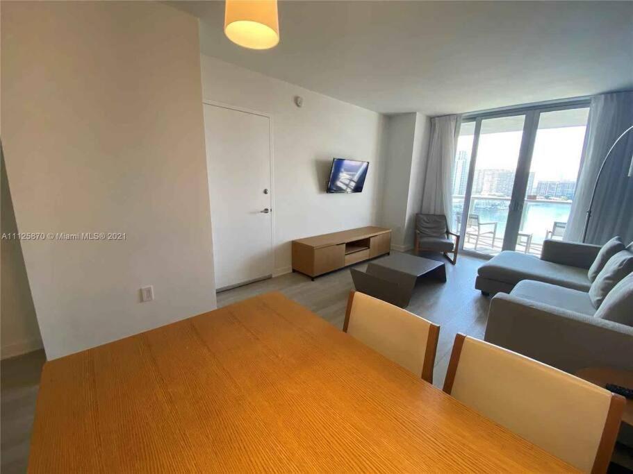 2Bd 2Ba Condo @Beachwalk Resort W/Pool Hallandale Beach Dış mekan fotoğraf